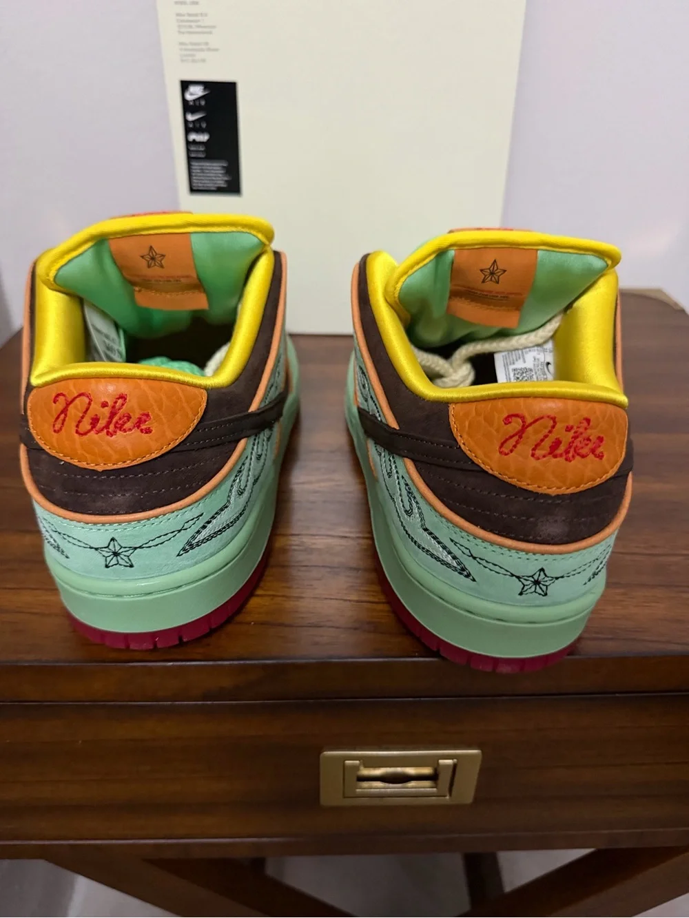 Nike dunk low sb rodeo tourmaline size 13 HF3058-300